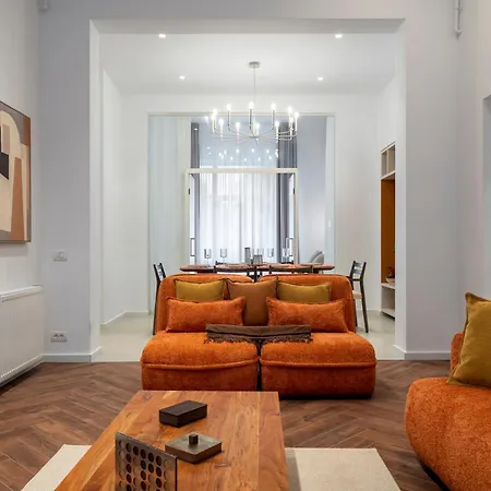 公寓 Designer 4br Retreat - Chic & - Steps To Old Town 布加勒斯特