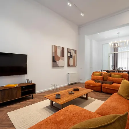 Designer 4br Retreat - Chic & - Steps To Old Town * 布加勒斯特