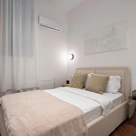 Designer 4br Retreat - Chic & - Steps To Old Town * 布加勒斯特