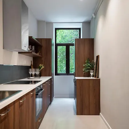 Designer 4br Retreat - Chic & - Steps To Old Town 公寓 布加勒斯特