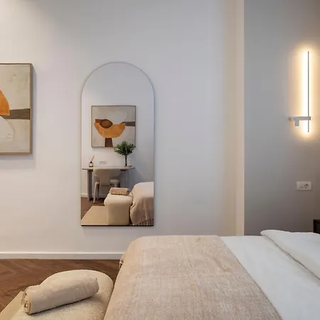 公寓 Designer 4br Retreat - Chic & - Steps To Old Town 布加勒斯特