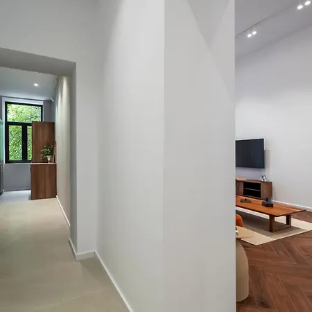 Designer 4br Retreat - Chic & - Steps To Old Town 公寓 布加勒斯特