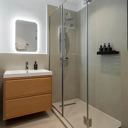Designer 4br Retreat - Chic & - Steps To Old Town * 布加勒斯特