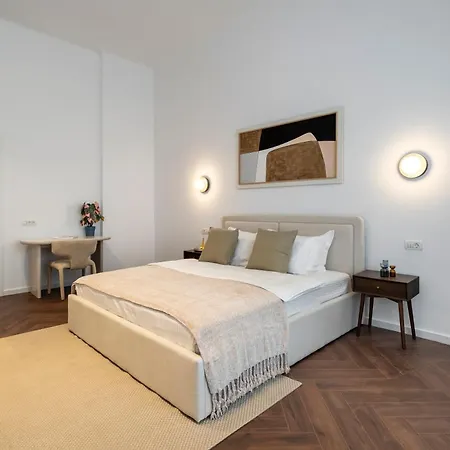 Designer 4br Retreat - Chic & - Steps To Old Town 布加勒斯特