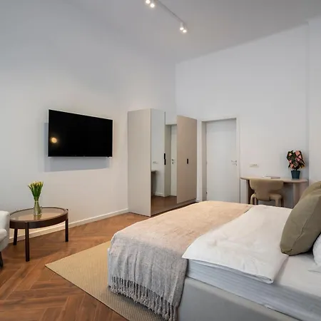 Designer 4br Retreat - Chic & - Steps To Old Town
