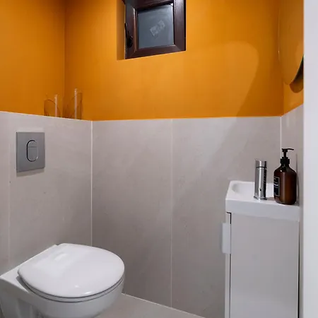 Designer 4br Retreat - Chic & - Steps To Old Town *