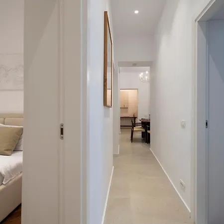 Designer 4br Retreat - Chic & - Steps To Old Town 公寓 布加勒斯特